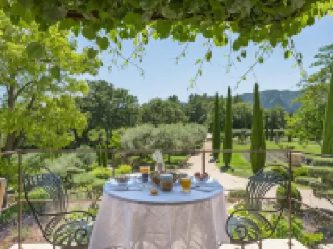 Domaine les Roullets Hotels in Oppede