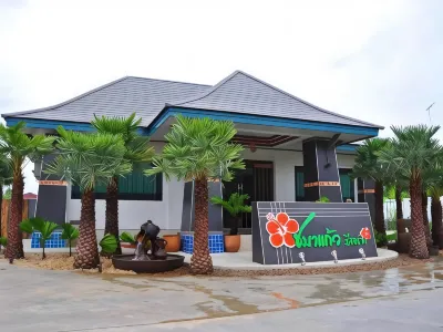 Chabakaew Resort Hotels near Wat Mai Charoen Phon