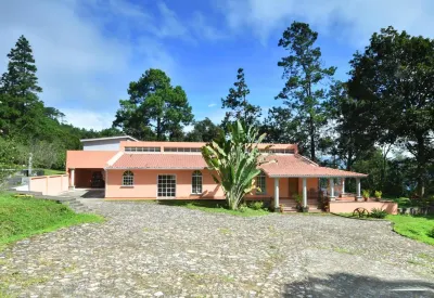 Uyuca Vista Family Villa Hotels in 