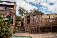 Jenny's Guest House - Pools