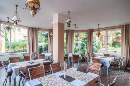 Hotel Giovanni Giacomo Отели в г. Усти-над-Лабем