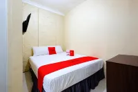 RedDoorz Near Universitas Diponegoro Semarang - Parking