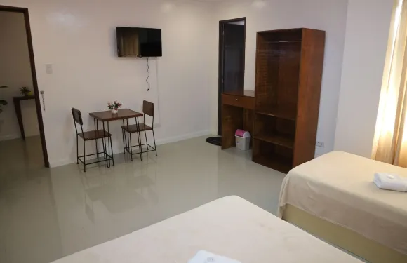 拉特里尼達旅館