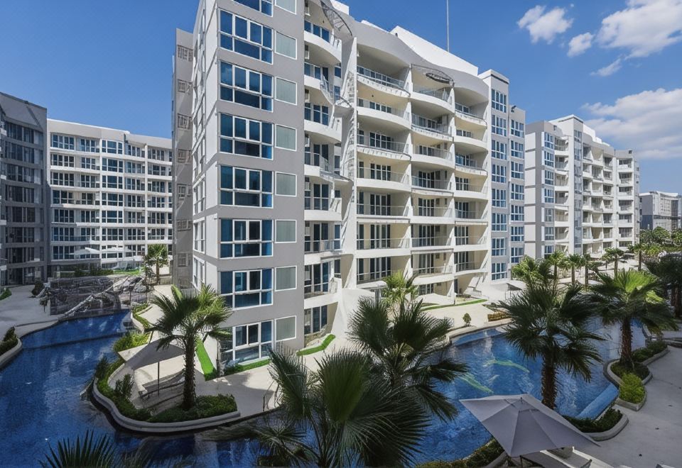 Grand Avenue Condo Pool