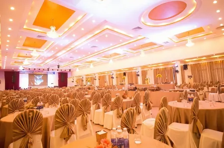 Royal Quang Binh Hotel