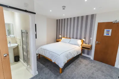 Eyrearms Hotels in Rampton