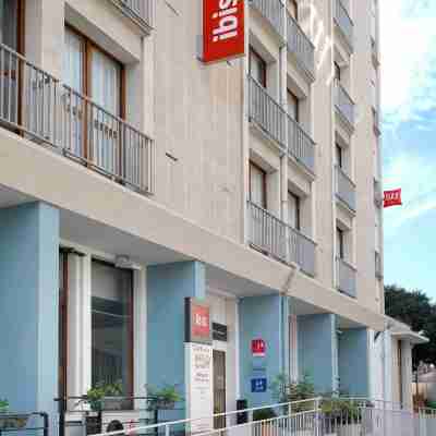 ibis Millau Hotel Exterior