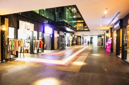 Homi Oasis at KK Times Square Отели рядом с достопримечательностью «Handicraft Market»