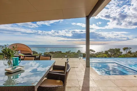 The Ocean s Edge   Luxury Entertainer with Views