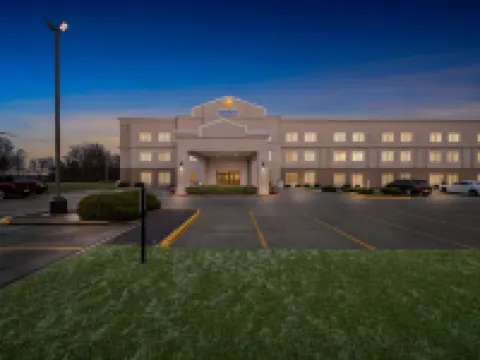 Comfort Inn & Suites Decatur-Forsyth Hotels in Forsyth