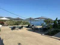 CHRISTIES LUXURY SUITES