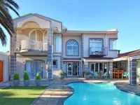 Atlantic Beach Villa Hotels near Paddocks shopping Centre