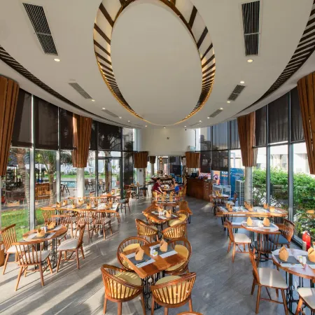 Sala Tuy Hoa Beach Hotel Отели рядом с достопримечательностью «Городской плаж»