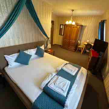 Hotel Schwarzer Adler Rooms