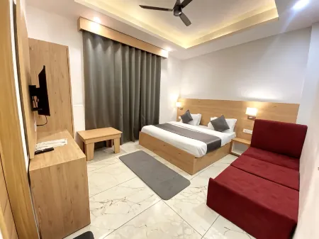 Sonu Guesthouse & Hostel Отели рядом с достопримечательностью «Eden Rock River Resort»