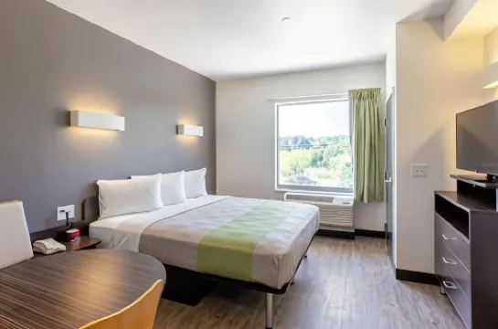 Studio 6 Austin, TX - Airport Hotels in Montopolis