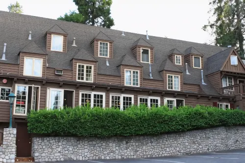 Saddleback Inn at Lake Arrowhead Hotels in Twin Peaks