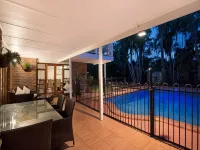 Ainslie Manor Guest House - Pool