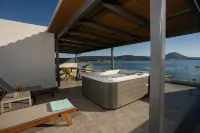 Zoe Seaside Resort - Hot Tub