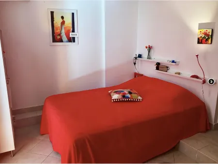 Panoramic Sea View, Air Conditioned Apartment with Pool , Walk to Beach & Town,