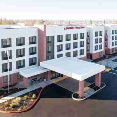 Hampton Inn & Suites by Hilton Santa Rosa Sonoma Wine Country Hotel Exterior