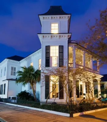 Melrose Mansion Hotels in New Orleans