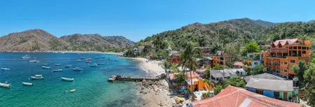 Penthouse in Yelapa, Brand New and Luxurious Casa, Sleeps 8 very comfortably