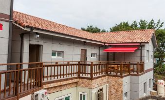 Gyeongju Jusangjeolli Pension