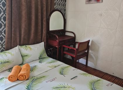 Alona's Traditional Filipino Home Near 100 Islands Wharf