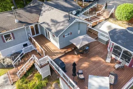 Pristine Cottage in beautiful surroundings Отели в г. Брейсбридж