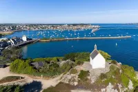 Ker Melen single-storey wooden house 5 minutes from the beach (Finistère, Brittany) Hotels in Cleder