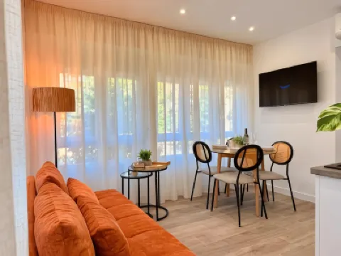 dozzZe Madrid Río Hotels near Madrid Arena