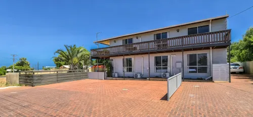 Sunrises Kalbarri, entire large family home