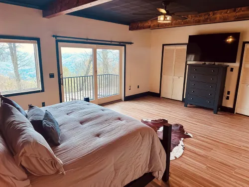 Dual Peaks Gem $1M Sharp Views /HOT TUB & WiFi - Alppimaja