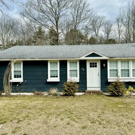 3-bedroom Air Conditioned Home recently updated in Moody, 5-minute walk to beach