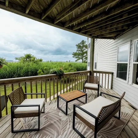 Soundside Sunset Inn - Sound Front Condo with Pool.