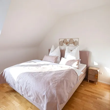 Seerose, City apartment, 5 minutes from the train station, 6 persons, 3 bedrooms