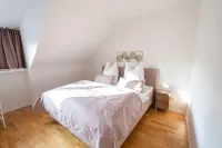 Seerose, City apartment, 5 minutes from the train station, 6 persons, 3 bedrooms