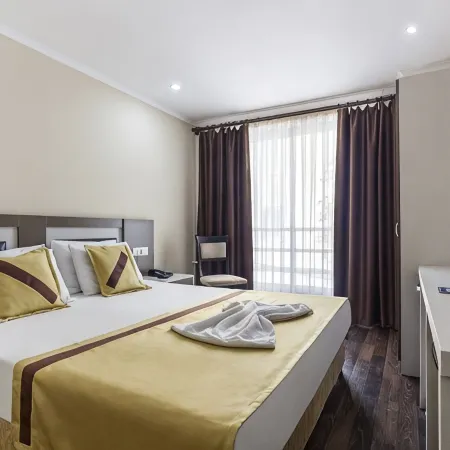 Ayhan Hotel Отели рядом с достопримечательностью «Район Калеичи»