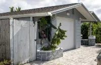 Callie’s Villa: Private Saltwater Pool Oasis. 2Br-2BA : Sleeps 6