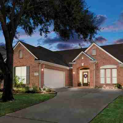 Spacious 4-bedroom house in serene Spring with AC, WiFi Hotel Exterior