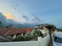 Tropica Villa, Kuningan