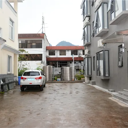 Wuyishan Water Stone Villa Inn