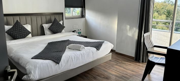 Sunny Executive Hotels in Satara