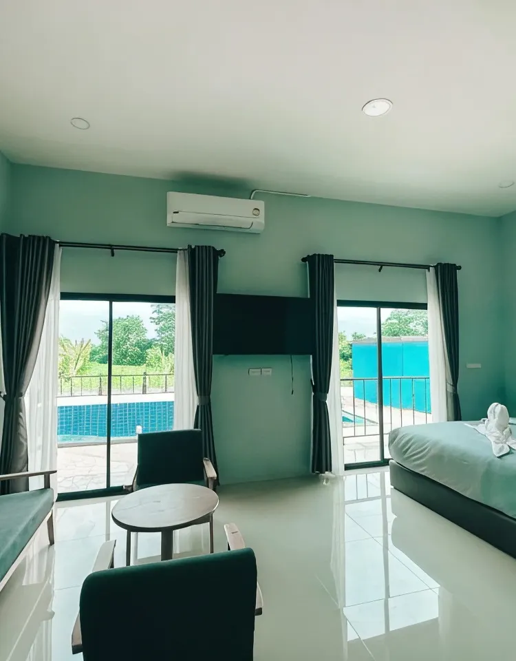 ห้องสวีท วิวสระน้ำ
