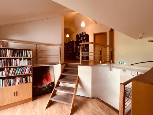 Reykjavik Peace Center - pet friendly