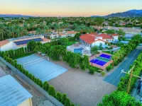 Large Estate 6 Bds, Pickleball,Volleyball+BasketBall, Putting,Pingpong,Gameroom - Private Pools
