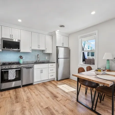 4 Houses to Beach!  Remodeled 2026. 4 Passes, Chairs, Towels, Umbrellas Included