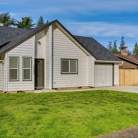 Fully Remodeled 2 Bedroom Home! Fantastic Central Location!