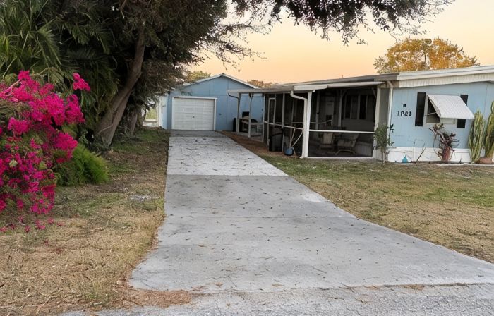 Water Front/ Lake Okeechobee Access in Buckhead Ridge